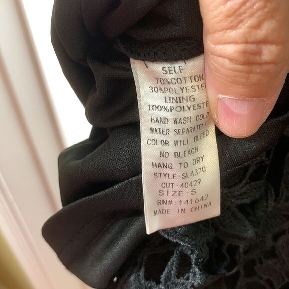 She + Sky Size Small lace open back romper - Picture 7 of 10